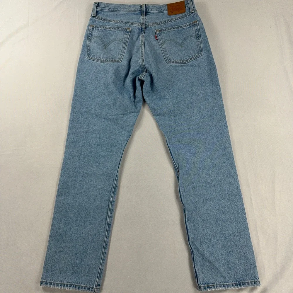 Levis please note